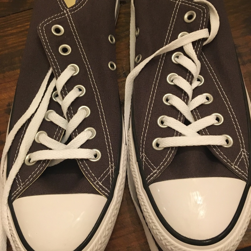 Converse AllStars charcoal tennis shoes
